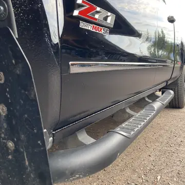 Z71 running board and rocker coated in liner